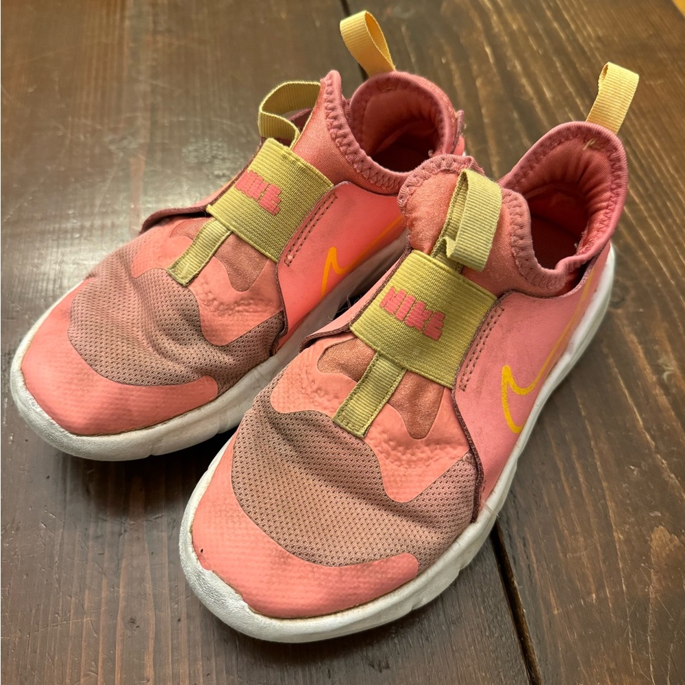Little Girls Flex Runner 2 Slip-On Running Sneakers from Finish Line
